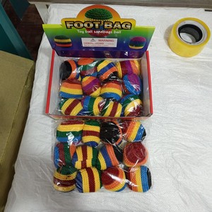 Bolsa de pie tejida para exteriores, estilo Hacky Sack, con diseño arcoíris, color aleatorio, para actividades al aire libre, malabares y juegos de patadas - Product Image 4