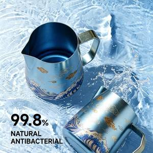 Pichet à <span class=keywords><strong>lait</strong></span> en titane 600 ml anti-goutte professionnel pour <span class=keywords><strong>barista</strong></span>, avec logo personnalisable pour l'art latte - Product Image 2