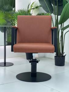 2025 Offre Spéciale <span class=keywords><strong>professionnel</strong></span> en cuir synthétique en acier inoxydable luxe Portable noir marron style chaise de barbier atelier de cheveux - Product Image 4
