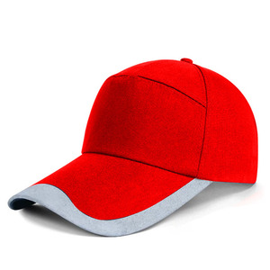 Gorra de béisbol roja con estilo duradero con diseño de tira reflectante único Gorra con logotipo personalizado - Product Image 5