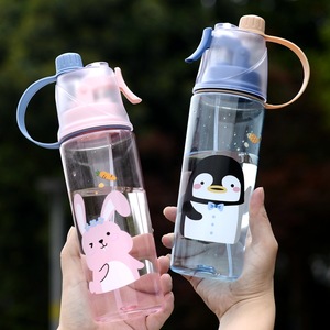 Bouteille d'eau portable en plastique de 600 ml avec pulvérisateur, motif dessin animé mignon, pour étudiants, sport, école, enfants - Product Image 3