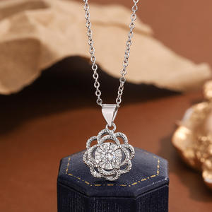 Offre Spéciale KYNL0372 3A Zircon pendentif collier pour femmes à la mode à la mode lame chaîne en laiton matériel numéro forme fleur motif - Product Image 1