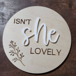 Scheinen Sie nicht wunderschön zu sein? |   Schild „Ist er nicht wunderbar?“ zur Geburtsankündigung und Geschlechtsoffenbarung, Foto-Requisite, Holzschild - Product Image 1