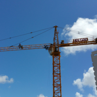 Pièces détachées pour grue à tour de construction 8T : Caméra CCTV, Cabine de commande à distance, Moteur, Boîte de vitesses, Joystick, Anneau d'orientation, Roulement, Engrenage de haute performance