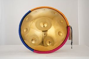 Fábrica Nuevo diseño Electroplate Color Handpan Hecho a mano 22 ''<span class=keywords><strong>432</strong></span> <span class=keywords><strong>440</strong></span> <span class=keywords><strong>HZ</strong></span> 9 10 Note Handpan Drum Instrument - Product Image 5