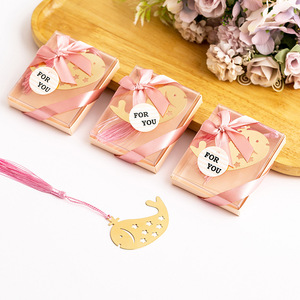 Vente flash : marque-pages en métal, souvenirs de baby shower, cadeaux de mariage, cadeaux d'anniversaire, collection de marque-pages en métal pour les amoureux des livres, marque-pages en forme de baleine avec pompons - Product Image 5