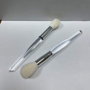 <span class=keywords><strong>Pinceau</strong></span> <span class=keywords><strong>de</strong></span> maquillage en poils <span class=keywords><strong>de</strong></span> chèvre blancs avec manche transparent pour le blush, la poudre, la <span class=keywords><strong>mousse</strong></span> nettoyante, le lavage du visage - Product Image 4