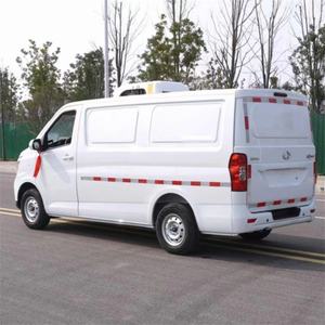 Nouveau véhicule de transport de la chaîne du froid avec <span class=keywords><strong>réfrigérateur</strong></span> isolé Caractéristiques Camion à essence manuel 4x2 Norme d'émission Euro 6 - Product Image 4