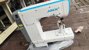 Machine à coudre industrielle informatisée à alimentation par rouleaux JACK S5 Series pour matériaux lourds, sacs en cuir, bagages et articles spécialisés - Product Image 3
