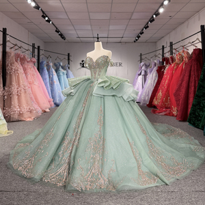 1561 Impresionante Vestido de Gala Verde Menta con Lentejuelas y Cristales, Escote Corazón, Cola Capilla, Vestido de Fiesta de Quinceañera para Mujer - Product Image 2