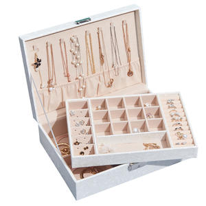 Boîte à bijoux de voyage double couche de style européen avec serrure - Product Image 3