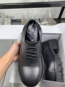 Produits de dropshipping 2026 : Chaussures Derby formelles pour hommes en cuir de vachette à motif imprimé, noires, à semelle épaisse et à bout large - Product Image 2