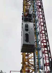 ชายและเครื่องมือมอเตอร์มินิลิฟท์ปีนขึ้นห้องโดยสารขนาดเล็กสำหรับกังหันลมทาวเวอร์ - Product Image 5