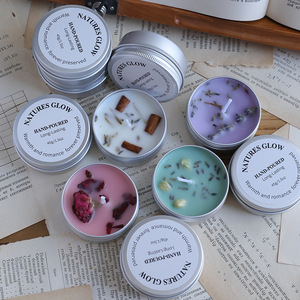 Candele di Lusso 100% Cera di Soia Naturale Fatte a Mano con Oli Essenziali e Fiori Secchi per Ringraziamento, Festa della Mamma, Natale, Diwali e Festività - Product Image 2