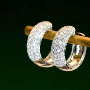 Boucles d'oreilles créoles Xinfly en or 18 carats avec grappe de diamants pavés de 0,85 carat - Product Image 2