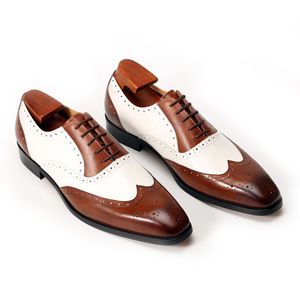Chaussures en cuir de style richelieu luxueuses avec un design sculpté complexe, élégantes et respirantes, faites pour les hommes d'affaires. - Product Image 3