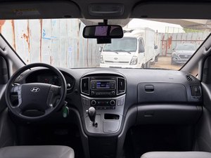 Espaciosa Minivan Diésel Automática SILVER Grand Starex 2016 con Amplio Espacio de Carga, Furgoneta de Pasajeros con Motor Confiable - Product Image 3