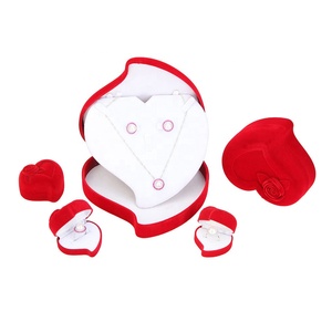 Fashion Wholesale Red Heart Shape Velvet Ring <strong>Box</strong> Engagement Wedding <strong>Rose</strong> Flower Design Gift <strong>Jewelry</strong> Packaging <strong>Box</strong> - Product Image 1