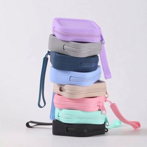 Bolsa de Almacenamiento de Silicona para Monedas, Pequeña, Cuadrada, Portátil, para Cosméticos y Cables de Datos, Venta al Por Mayor de Fábrica - Product Image 4