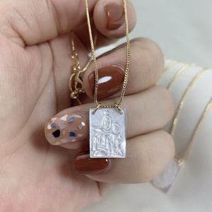 Collar con Colgante <span class=keywords><strong>de</strong></span> la <span class=keywords><strong>Virgen</strong></span> María <span class=keywords><strong>de</strong></span> Guadalupe en Concha <span class=keywords><strong>de</strong></span> Nácar, Joyería Religiosa para Mujer - Product Image 5