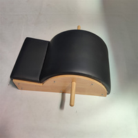 Correcteur de posture en bois couleur personnalisée avec revêtement en cuir microfibre pour machine de Pilates, idéal pour les centres de réadaptation médicale et les studios de yoga professionnels