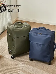 Valigia Trolley Grande e Leggera <span class=keywords><strong>in</strong></span> <span class=keywords><strong>Tessuto</strong></span> di Nylon con Manico Morbido e Caratteristiche Impermeabili <span class=keywords><strong>in</strong></span> <span class=keywords><strong>Tessuto</strong></span> Oxford - Product Image 3