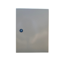 Équipement polyvalent de distribution d'énergie électrique avec boîtier métallique durable