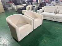 Fauteuil pivotant en tissu capitonné de style moderne et luxueux Disen Furniture, personnalisable pour salle à manger, salon ou chambre.