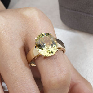 Bague de fiançailles Messi Jewelry MSR-1775 en or 14 carats avec saphir jaune de laboratoire de forme ovale - Product Image 6