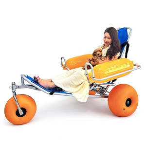Fauteuil roulant amphibie Ary Medical AY-168 en alliage d'aluminium bleu et jaune rayé, manuel, pour la plage et l'eau - Product Image 2