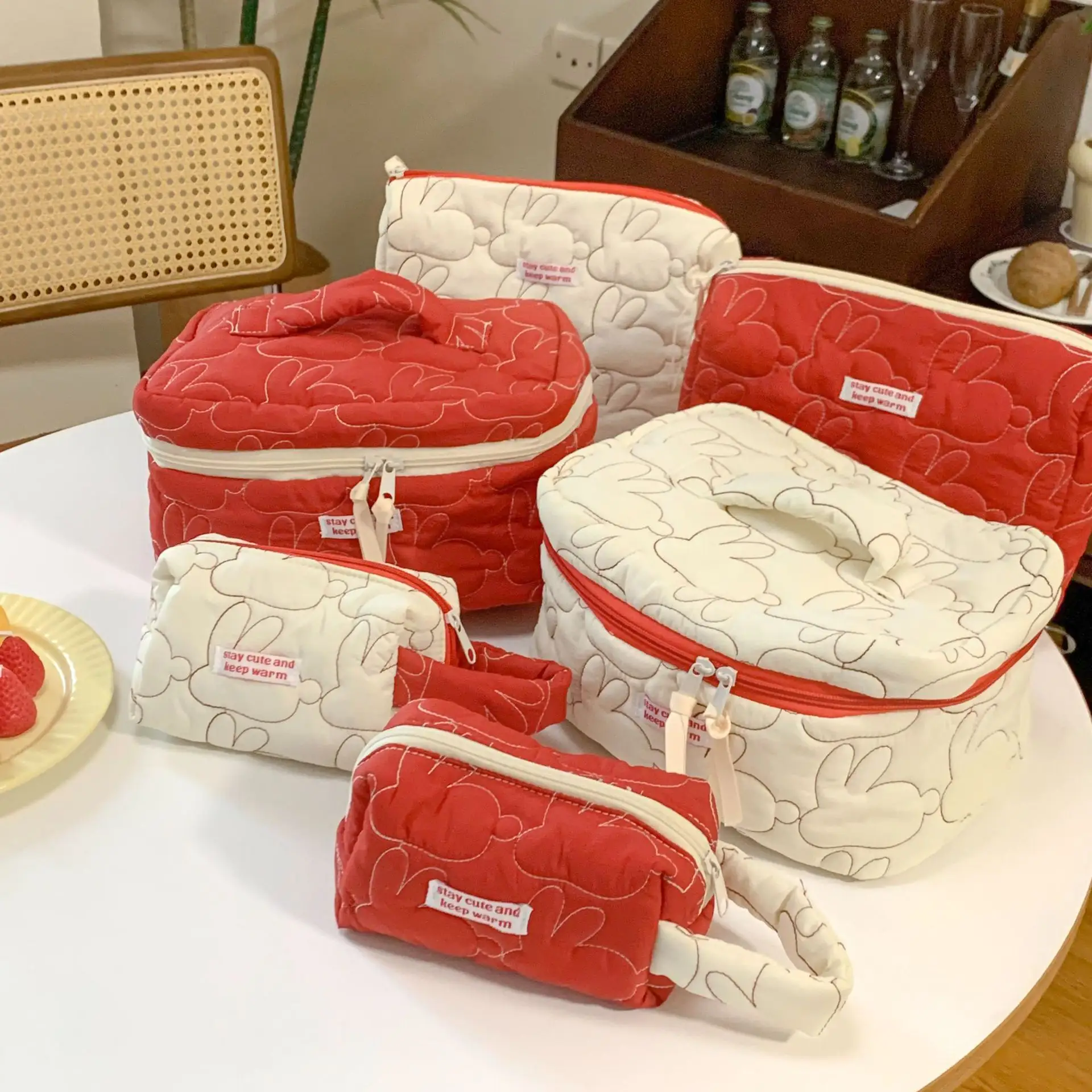 Cute Fashion Custom Embroidery Cartoon Rabbit Pattern Beauty Cosmetic Pouch Luxury Multisize Portable Storage Makeup Handbag