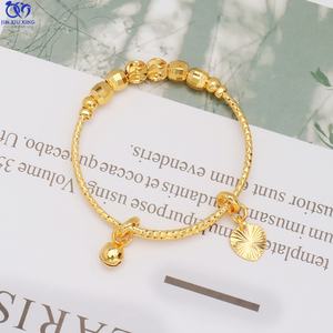 Bracelet jonc de mariage en or plaqué 24 carats sculpté, design simple, pour femme - Vente en gros de bijoux fins - Product Image 3