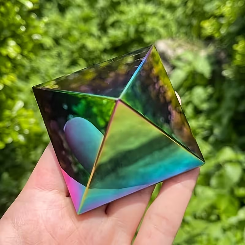 พีระมิดออบซิเดียนสีดำออร่า