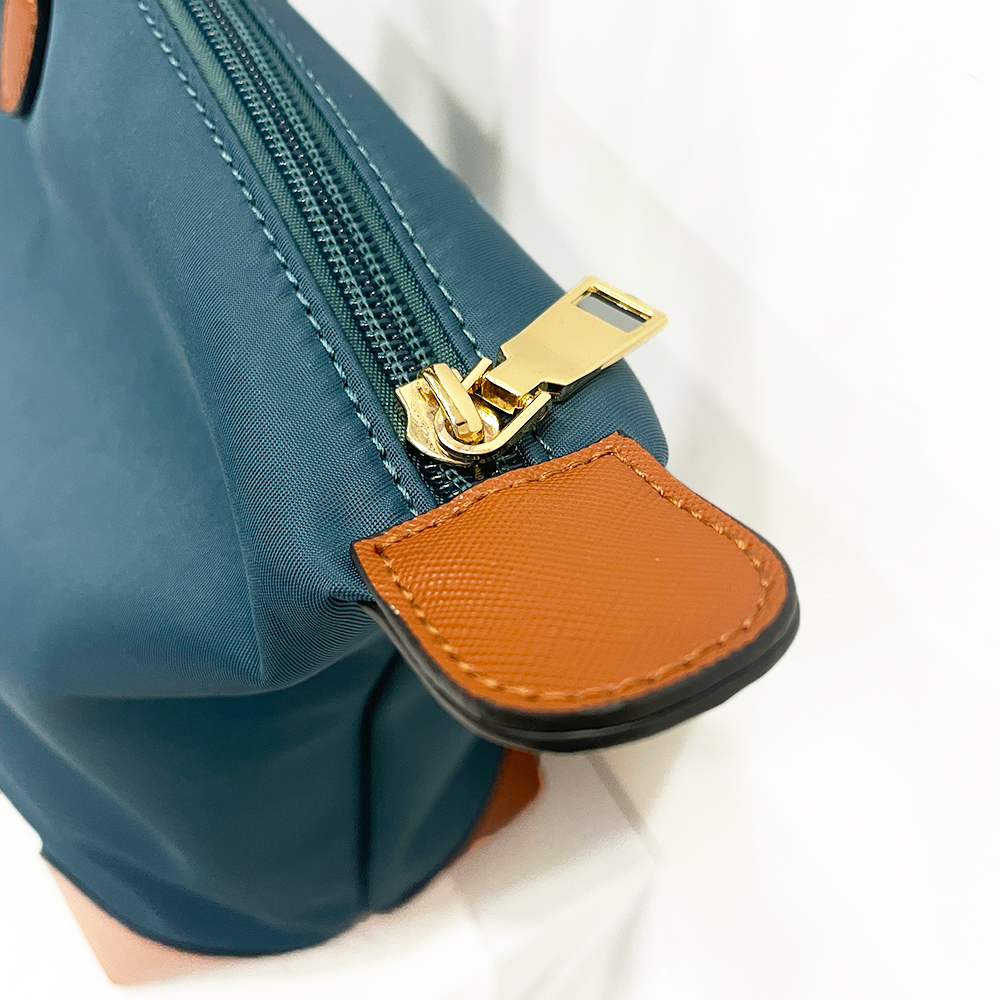 fashionable beige tote bag