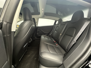 เทสลา โมเดล <span class=keywords><strong>3</strong></span> ปี <span class=keywords><strong>2021</strong></span> รุ่น <span class=keywords><strong>Standard</strong></span> <span class=keywords><strong>Range</strong></span> <span class=keywords><strong>Plus</strong></span> ขับเคลื่อนล้อหลัง 3D6 ไฟฟ้า 299 แรงม้า พวงมาลัยซ้าย ระยะทางวิ่ง 24,507 ไมล์ ระยะทางวิ่งสูงสุด 468 กม. - Product Image 5