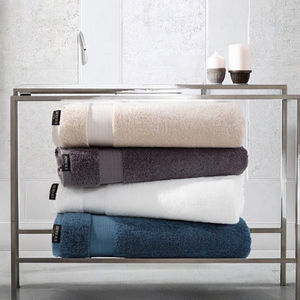 ผ้าขนหนูอาบน้ำ 100% คอตตอน คุณภาพพรีเมียม ระดับโรงแรมและสปาแบบตุรกี เนื้อนุ่ม ซึมซับดี สีพื้น - Product Image 3