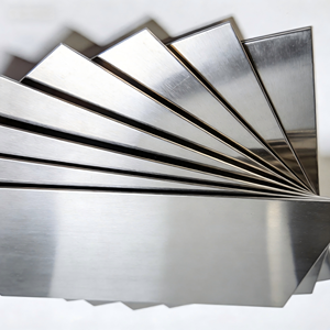 Lamiera Decorativa in Acciaio Inox Ondulato Goffrato, Finitura a Specchio Dorata <span class=keywords><strong>e</strong></span> Nera per Rivestimenti Interni di Ascensori - Product Image 2