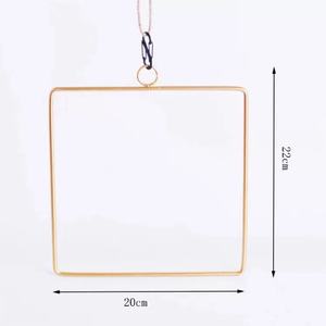 ज्यामितीय धातु फूल व्यवस्था, स्नातक की दीवार फांसी की सजावट के लिए कृत्रिम गोल त्रिकोण वर्ग फ्रेम - Product Image 5