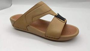 Vendita calda nuovo arabo confortevole calzature da esterno PU pantofole <span class=keywords><strong>sandali</strong></span> <span class=keywords><strong>per</strong></span> gli uomini - Product Image 2