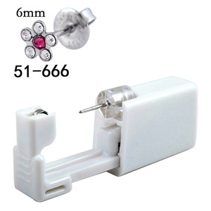 <span class=keywords><strong>Pistolet</strong></span> de perçage d'oreille stérilisé jetable, Kit de Machine de perçage sans douleur, Cartilage <span class=keywords><strong>Tragus</strong></span> Piercing de Lobe d'oreille corps de clou d'oreille intégré/ - Product Image 1