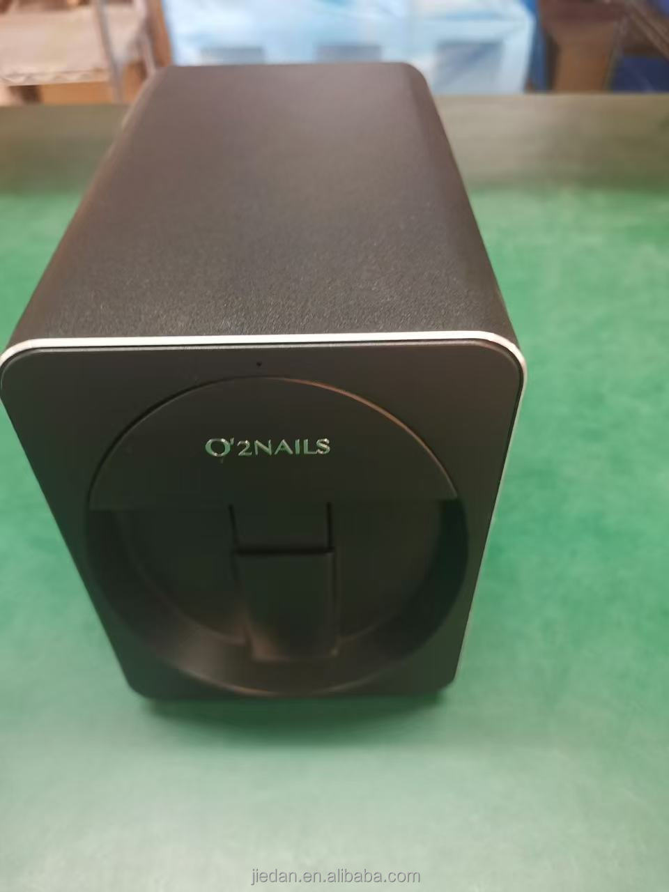 Coque en métal noir H1