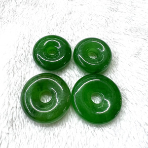 थोक म्यांमार पारदर्शी ग्रीन Jadeite जेड डोनट लटकन हाथ नक्काशीदार पत्थर गहने लटकता हुआ के लिए DIY सामान - Product Image 3
