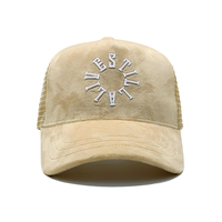 Casquettes de camionneur ajustables unisexes haut de gamme personnalisées à 5 panneaux en velours avec logo brodé en 3D et motif en maille pour le voyage