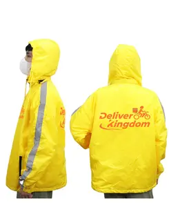 Design personalizado impressão logotipo cavaleiro trabalho desgaste 100% impermeável Raincoat comida entrega jaqueta