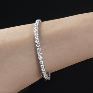 กำไลเทนนิสโมอิสซาไนต์ทรงกลมเจียระไนแบบบริลเลียนท์ ขนาด 3 มม. 4 มม. 5 มม. ชุบทองคำแท้บนเงินแท้ 925  รับรองโดยผู้เชี่ยวชาญ - Product Image 4