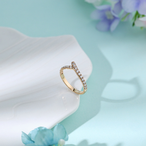 Bague de fiançailles en or massif 18 carats avec diamants naturels, bijoux de luxe sur mesure pour femmes, pour un usage quotidien. - Product Image 4