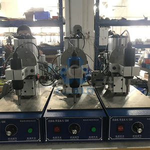 Machine <span class=keywords><strong>de</strong></span> soudage par points à ultrasons pour <span class=keywords><strong>masque</strong></span> facial jetable non tissé manuel semi-<span class=keywords><strong>automatique</strong></span> avec boucle d'oreille - Product Image 6