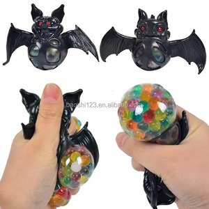Pelota Antiestrés de TPR con Forma de Murciélago de Halloween de 14.5cm, Juguete Sensorial de Ventilación con Cuentas, Ideal para Bromas y Fiestas Infantiles - Product Image 1