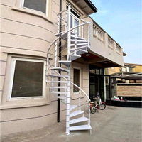 Escalier en colimaçon en verre pour villa et commerce, facile à installer, avec marches en bois pour intérieur résidentiel