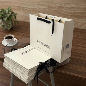 Laminación de Lujo: Laminación de Bolsas de Papel para un Aspecto Premium y Mayor Durabilidad, Perfecta para Prendas Femeninas de Alta Gama - Product Image 5